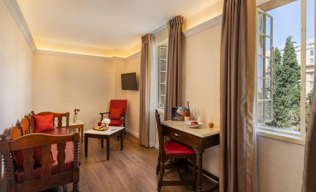 Ymca Three Arches Hotel Jerusalem Ngoại thất bức ảnh